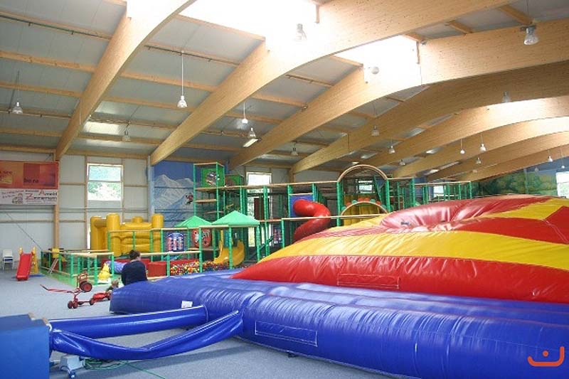 berolinokinderspieleland-hallenbau1.jpg